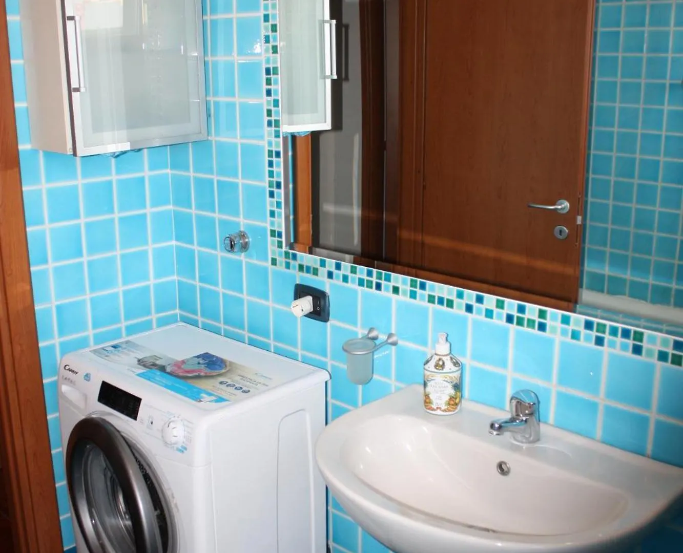 Apartment Elegante Appartamento Trilocale Milan